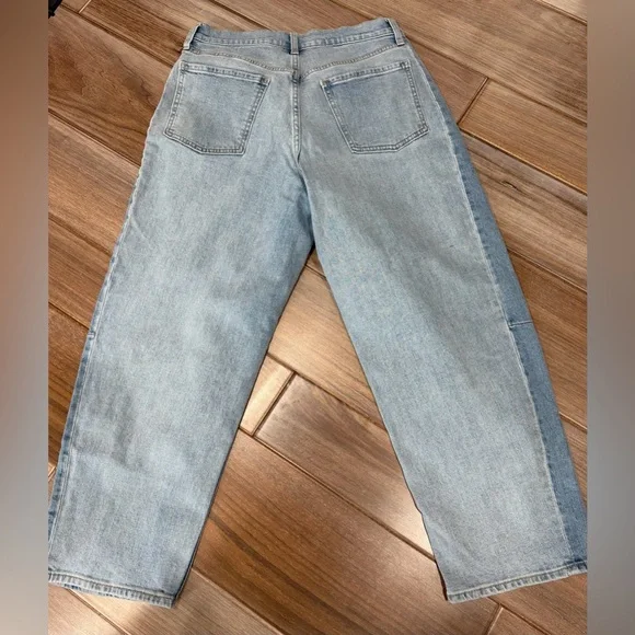 Old Navy OG Straight Leg Hi-Rise Barrel Leg Two-Toned Jeans - Picture 3 of 4